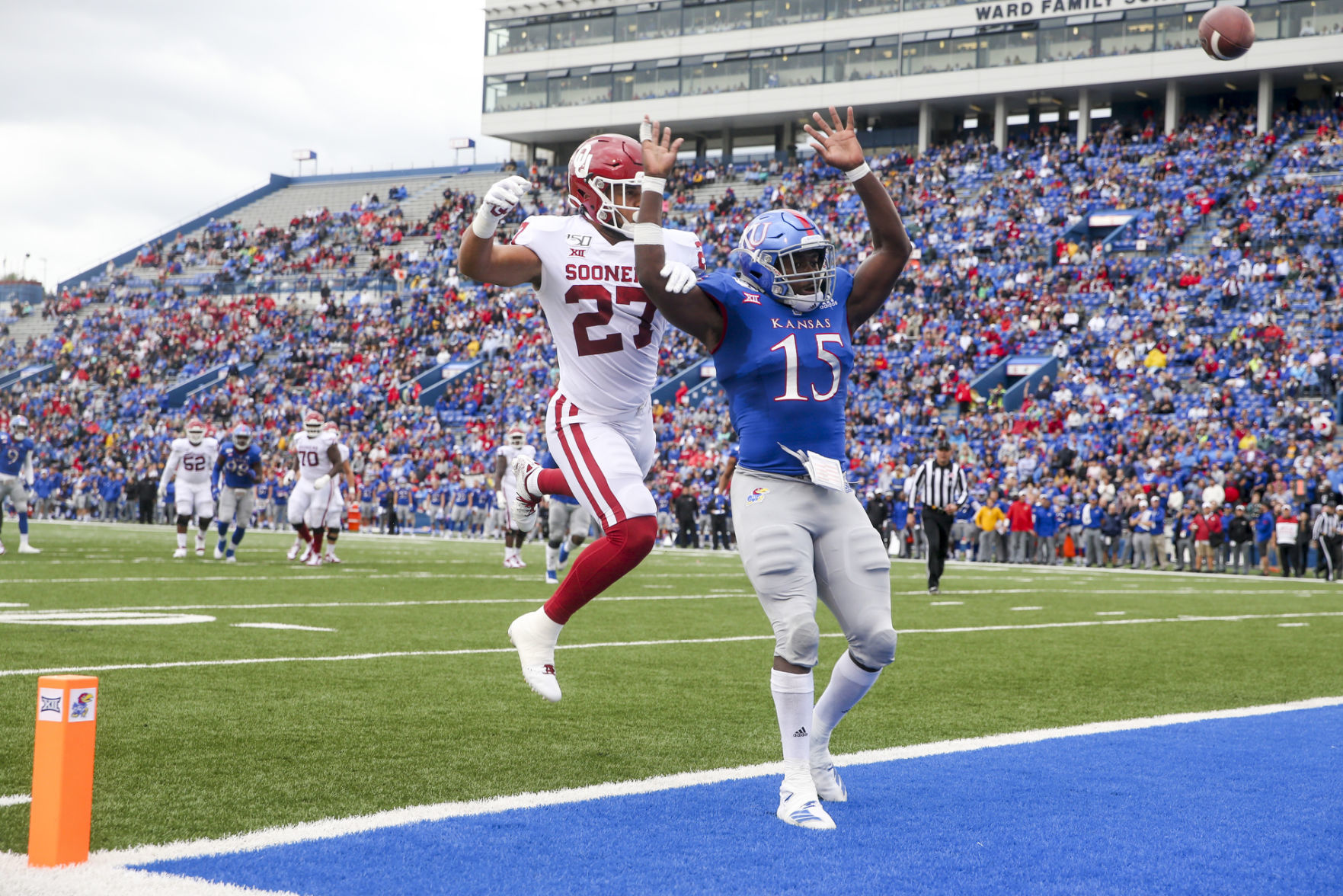 Oklahoma Sooners vs Kansas Jayhawks